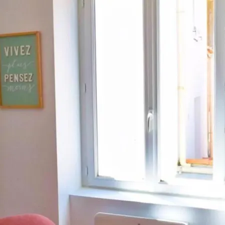 Appartement Renove 2 Chambres, Centre-Ville, Parking Inclus - Fr-1-197-467 * Les Sables-dʼOlonne