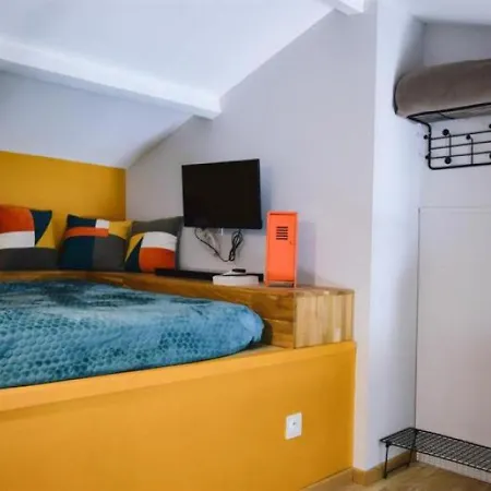 Appartement Renove 2 Chambres, Centre-Ville, Parking Inclus - Fr-1-197-467 Appartamento *