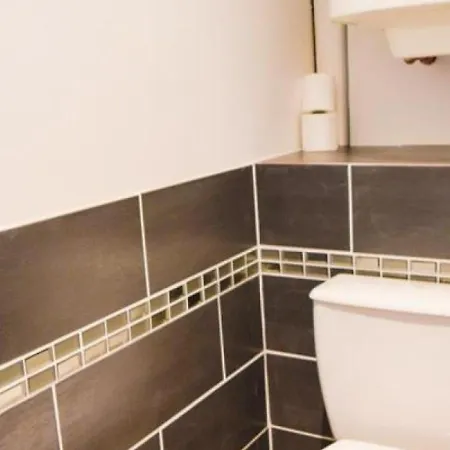 Appartement Renove 2 Chambres, Centre-Ville, Parking Inclus - Fr-1-197-467 Appartamento *